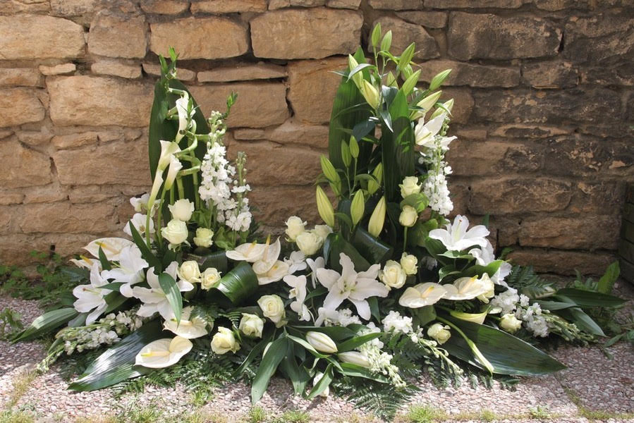 Devant de tombe double